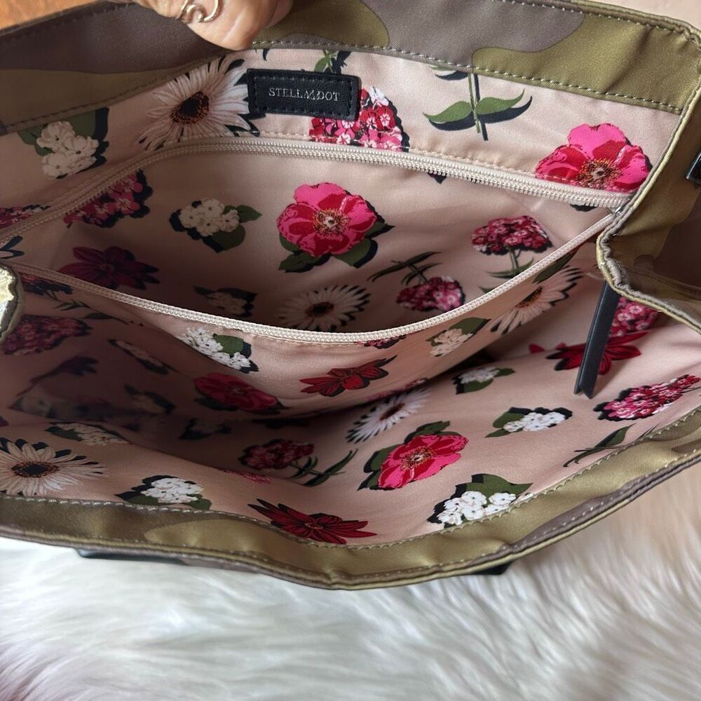 Stella & Dot Camo Backpack - Picture 4 of 16